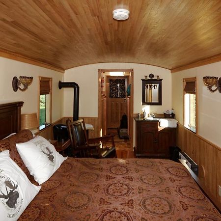 Clearview Station & Caboose B&B Creemore Exteriér fotografie
